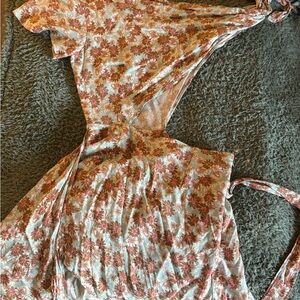 Listicle Vibrant Floral Apparel